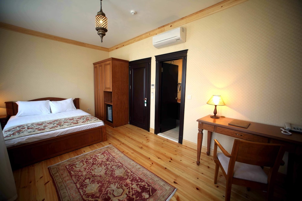 Lalinn Hotel 15/72