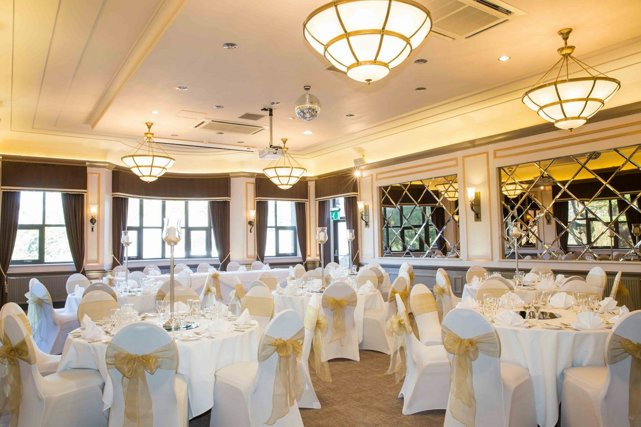 Hogs Back Hotel And Spa 21/26