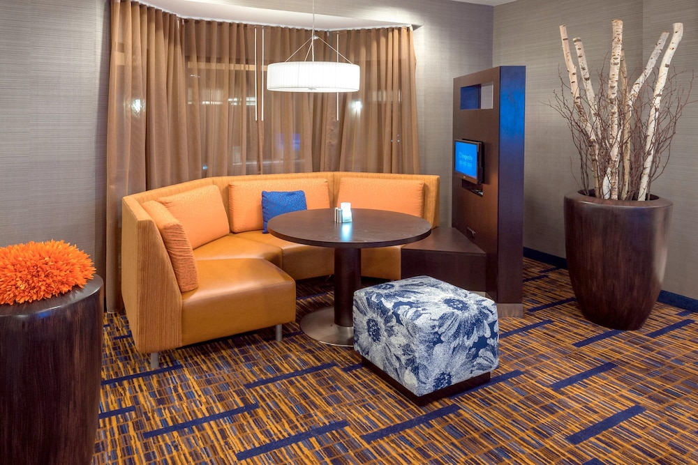 Courtyard By Marriott Winston-Salem Hanes Mall 38/66