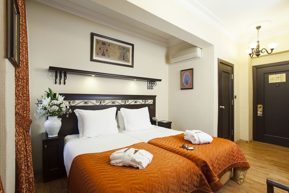 Ottoman Imperial Hotel Istanbul 24/73