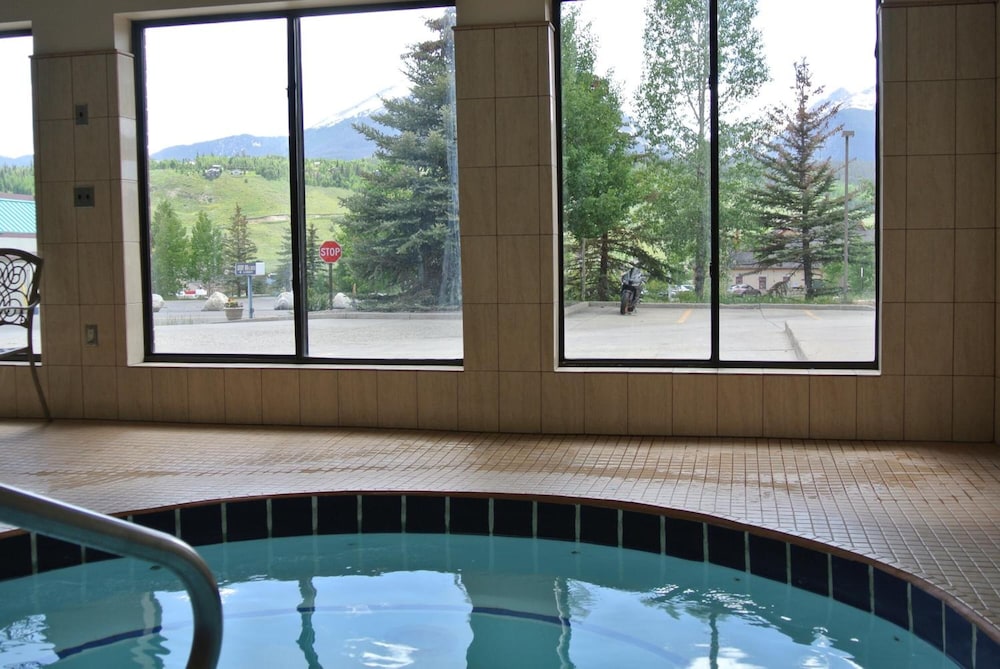 swimming pool spa