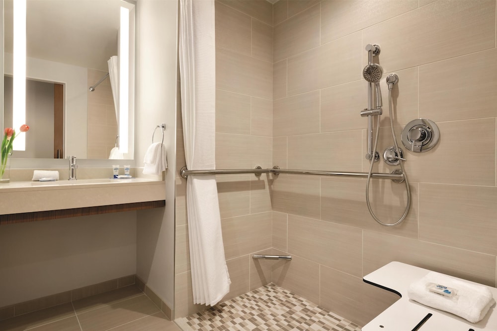 Hyatt House Virginia Beach Oceanfront 46/48