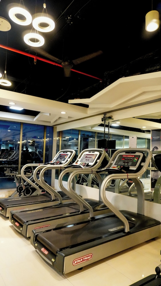 The Club Emerald Chembur 22/51