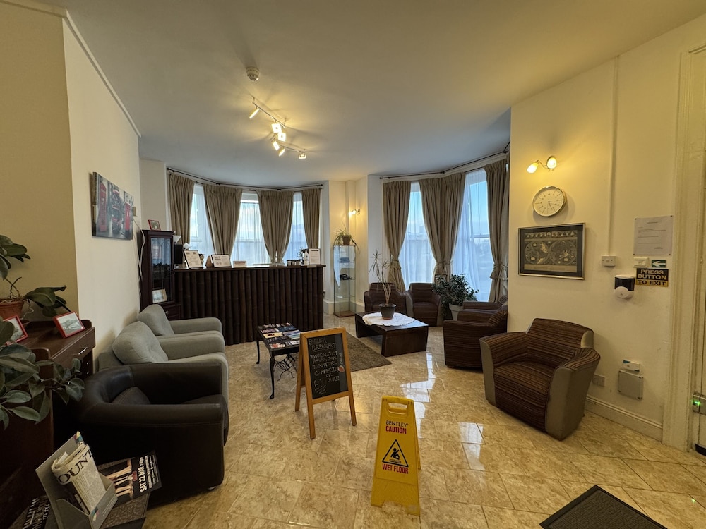 Carlton Court Hotel Eastbourne 28/49