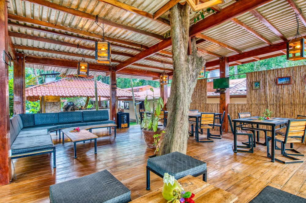 Atlantida Lodge 52/63