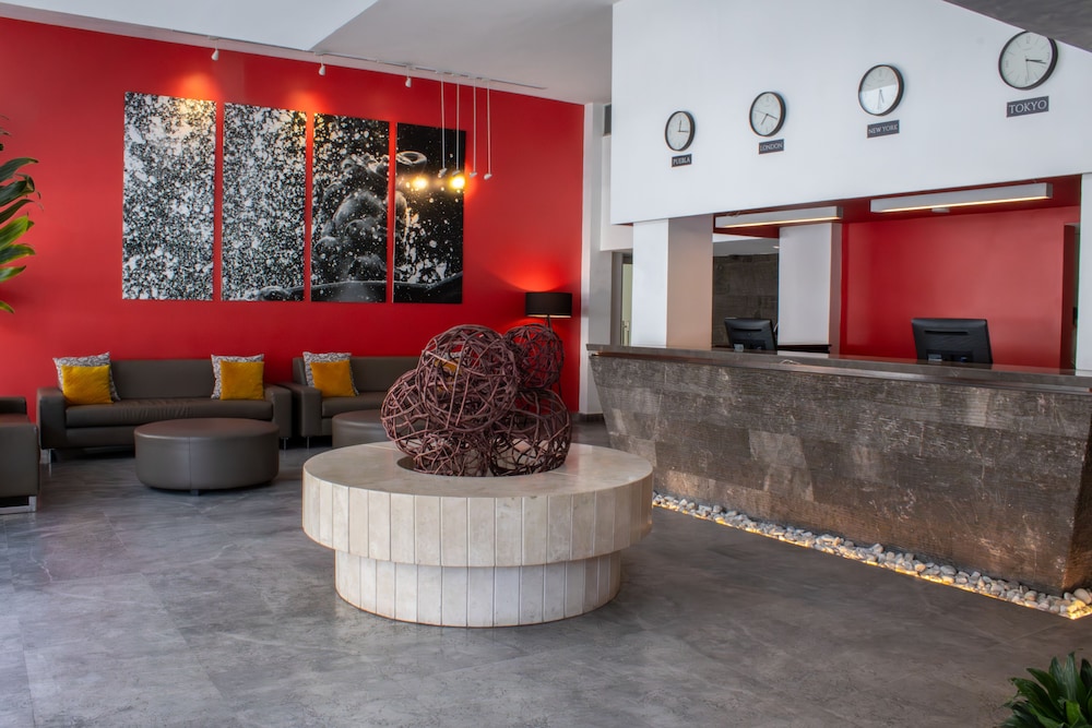 Hotel Senorial 12/56