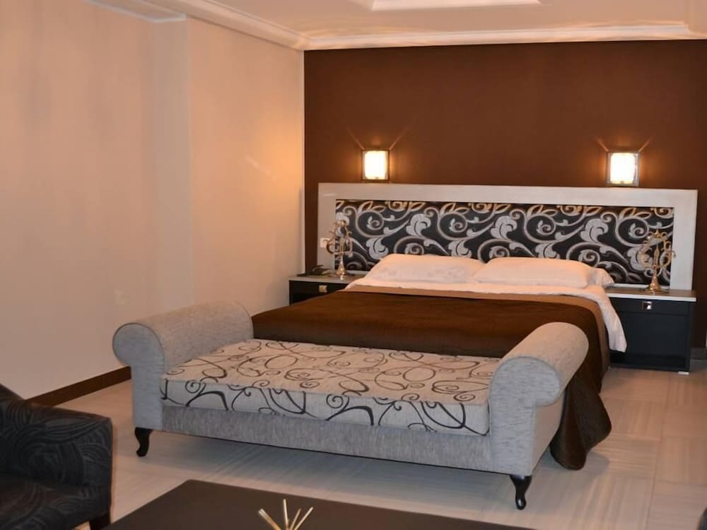 Hotel Jardy 11/56