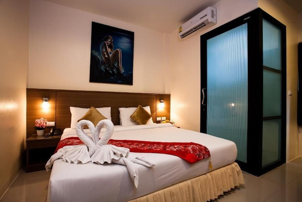 The Wave Hotel Patong 21/73