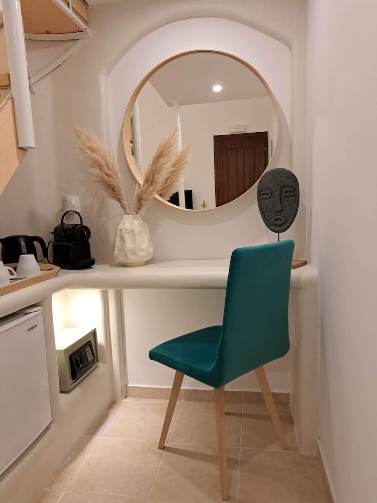 Amerisa Suites 62/85