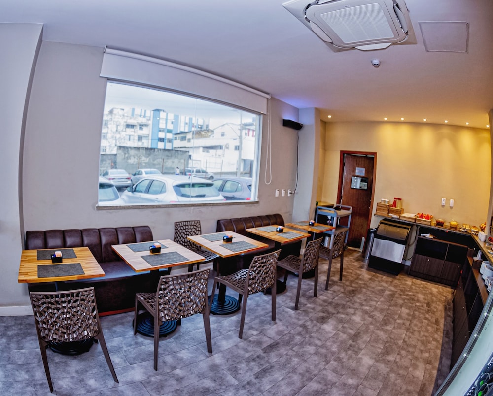B Hotel 32/50