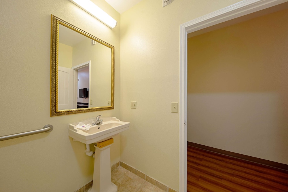 Motel6 Rhome, TX 41/43