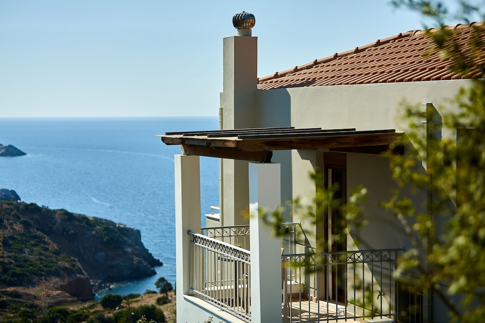 Okeanides Villas 3/50
