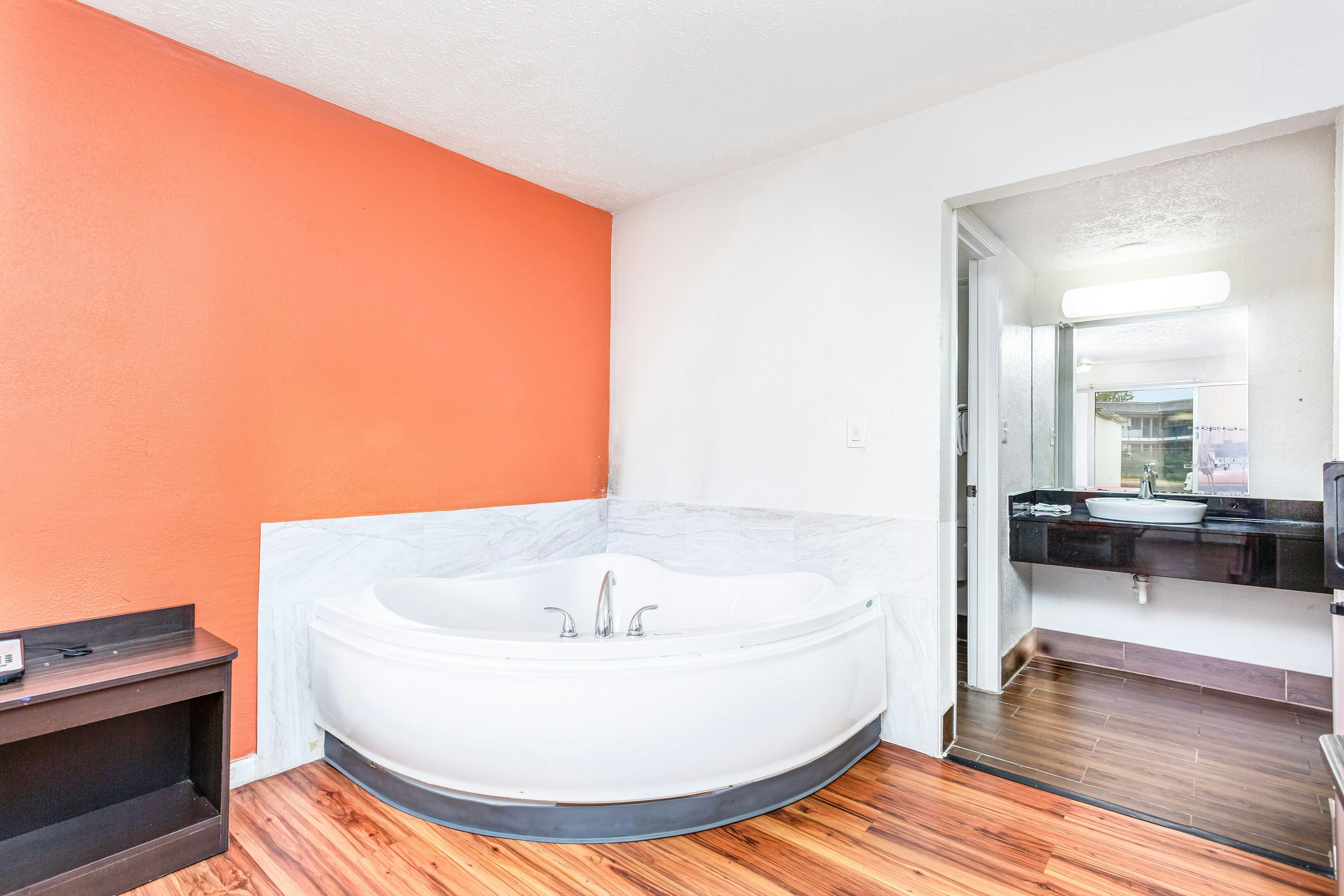 Relax Inn by OYO Columbus OH I 70 28/60