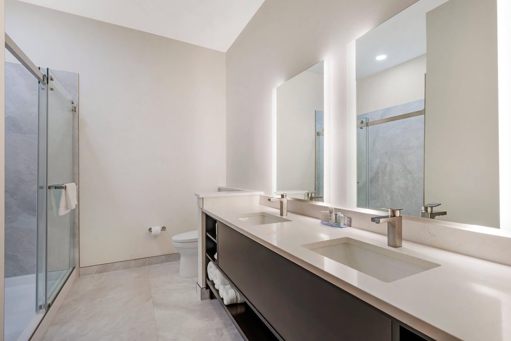 The J Hotel Dunedin Clearwater, an Ascend Collection Hotel 46/50