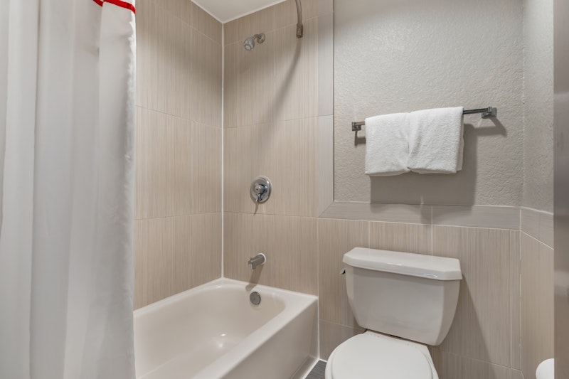Red Roof Inn Houston - Brookhollow 27/29