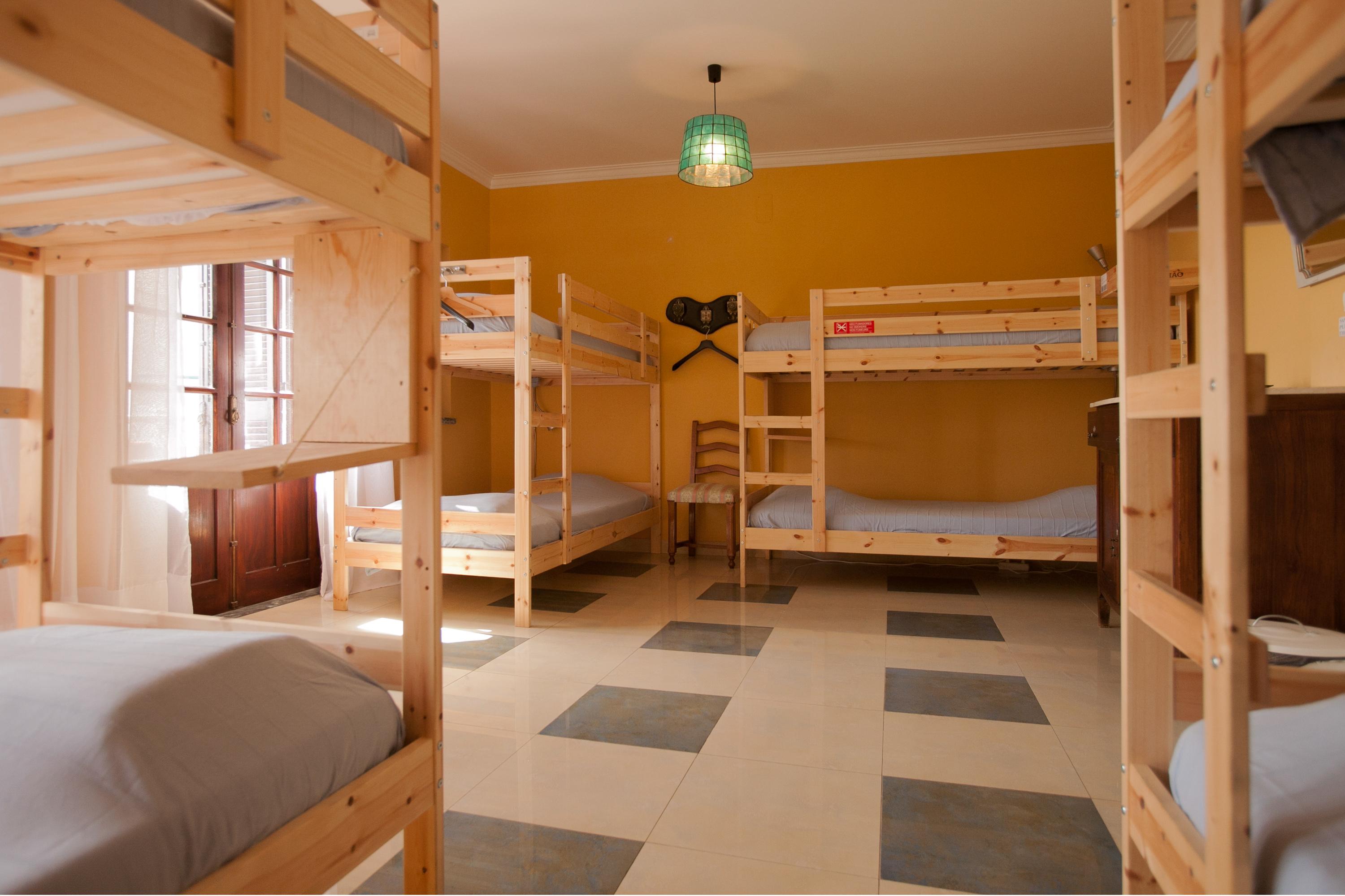 Mixed Dorm, 8 People، Ericeira Chill Hill 2 Peach Garden 2/3
