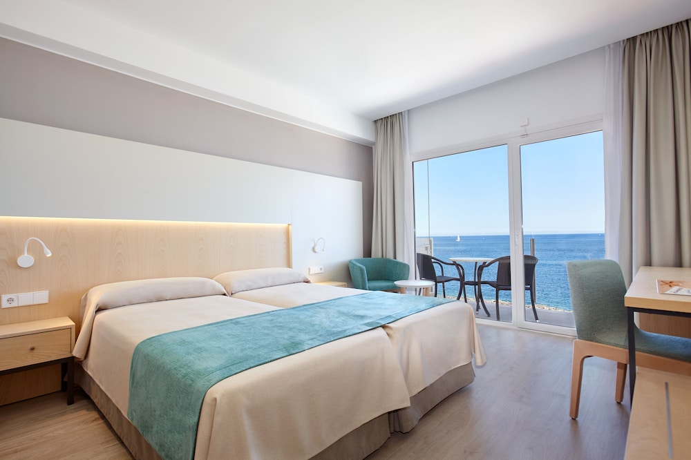 Universal Hotel Cabo Blanco Adults Only 18/75