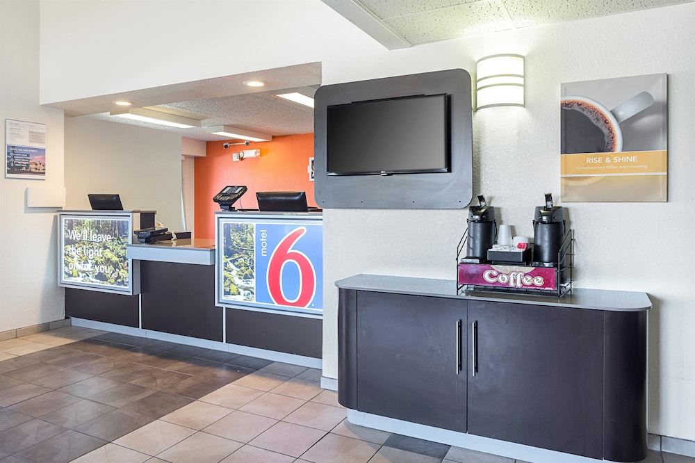 Motel6 Spokane, WA - East 6/34