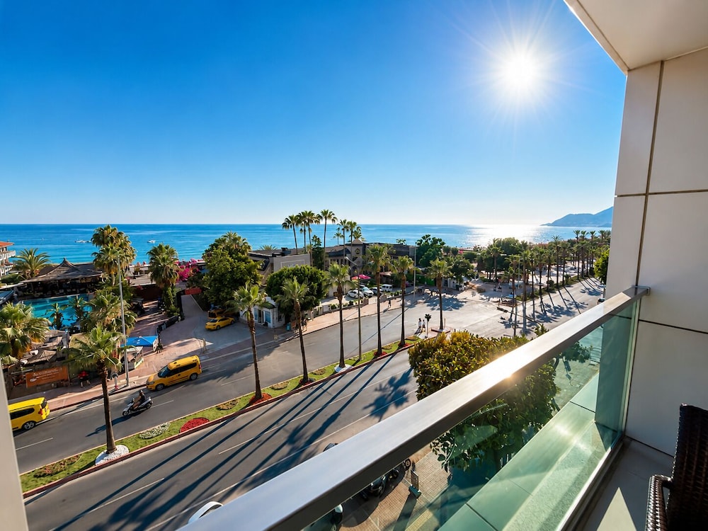 Delfino Boutique Apart Hotel 56/58