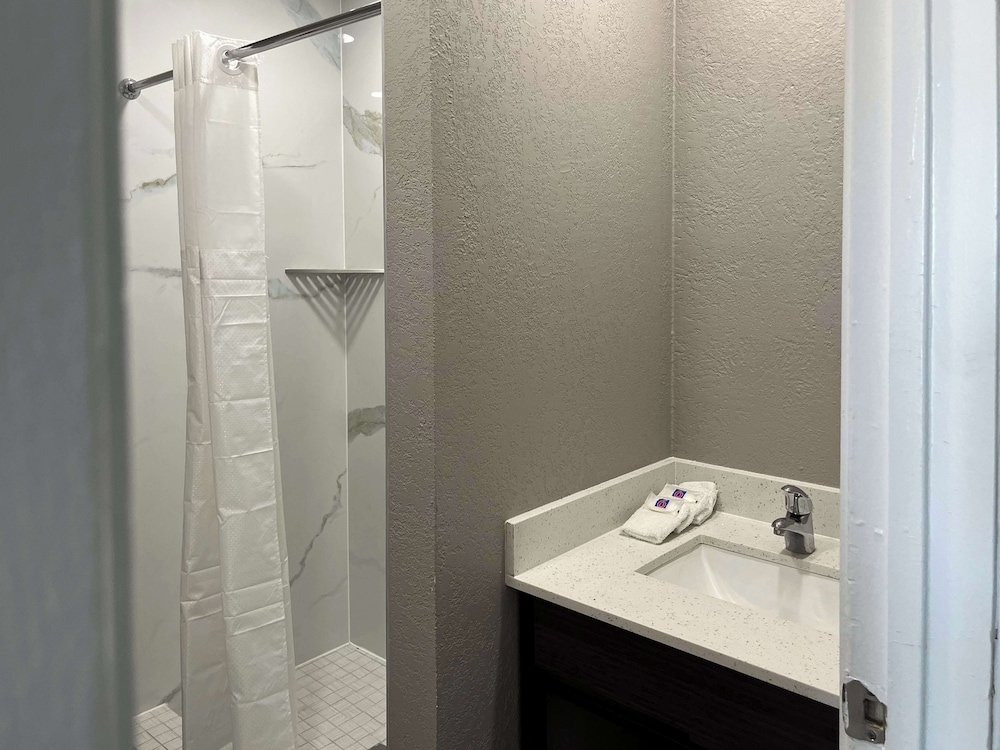 Studio6 Galveston, TX 38/39