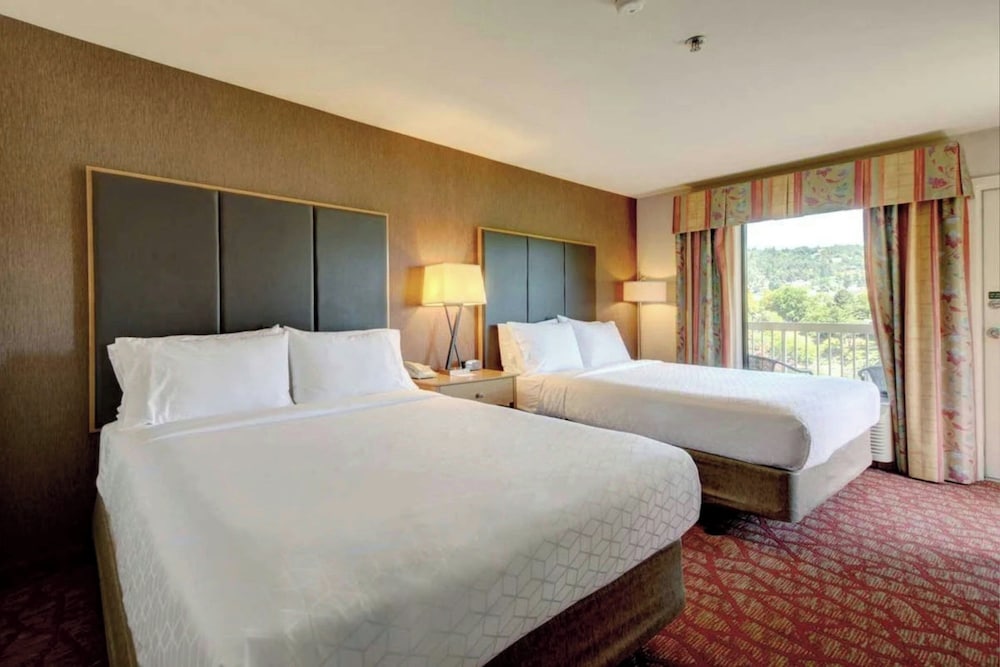 Holiday Inn Express Roseburg 26/69