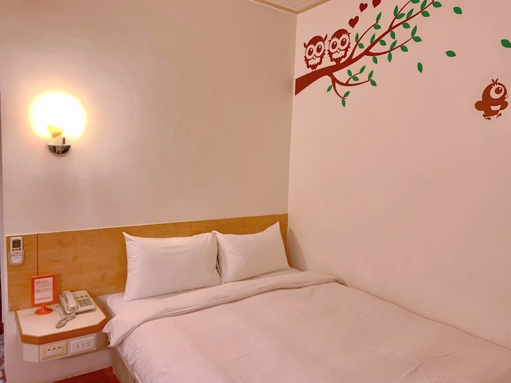 Traveler Hotel 23/37