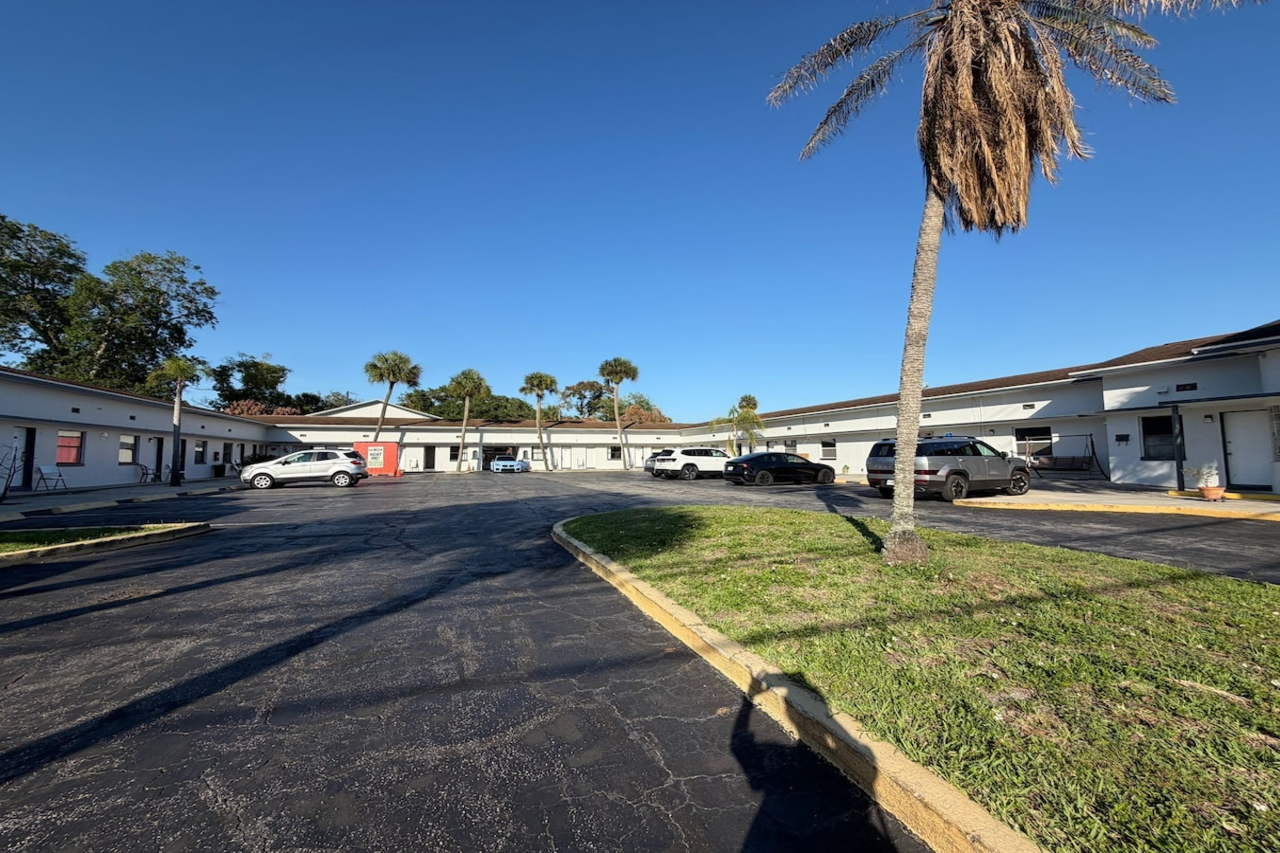 OYO Regency Inn Daytona Beach Near Airport 21/23