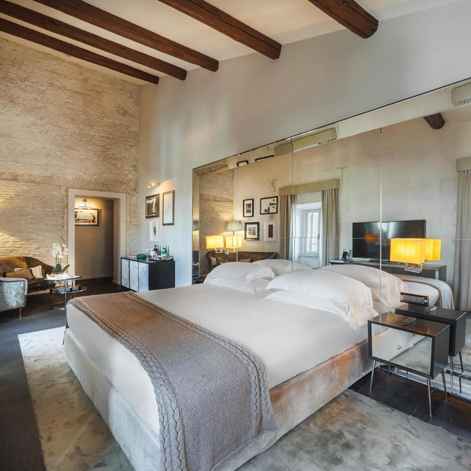 جناح بشرفة