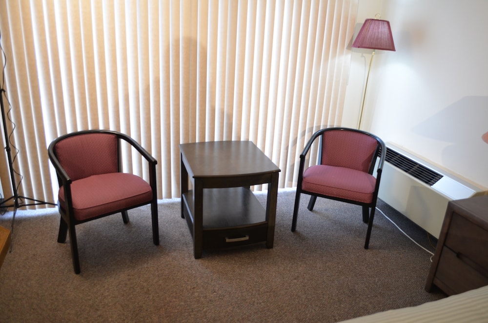 Super 8 By Wyndham Niagara Falls By The Falls 24/39