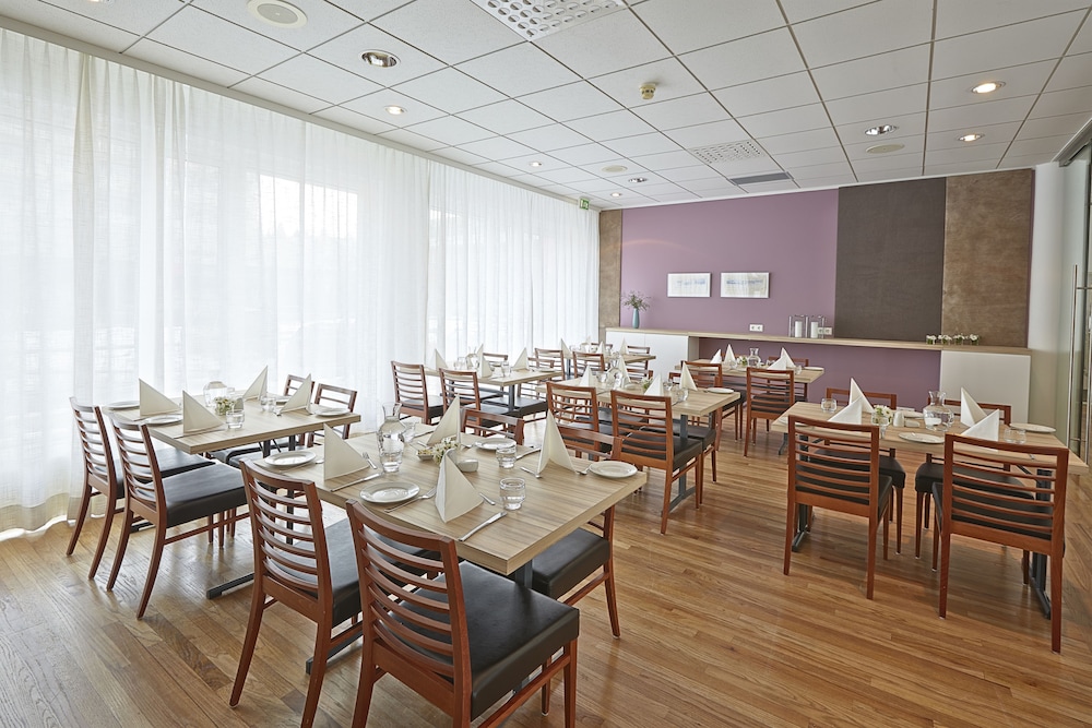 Herad - Berjaya Iceland Hotels (ex Icelandair Hotel) 33/44
