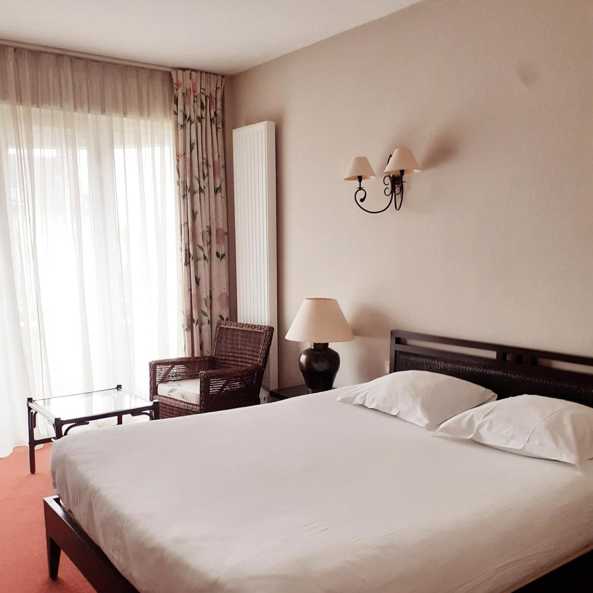 Grand Hotel De Solesmes 8/35