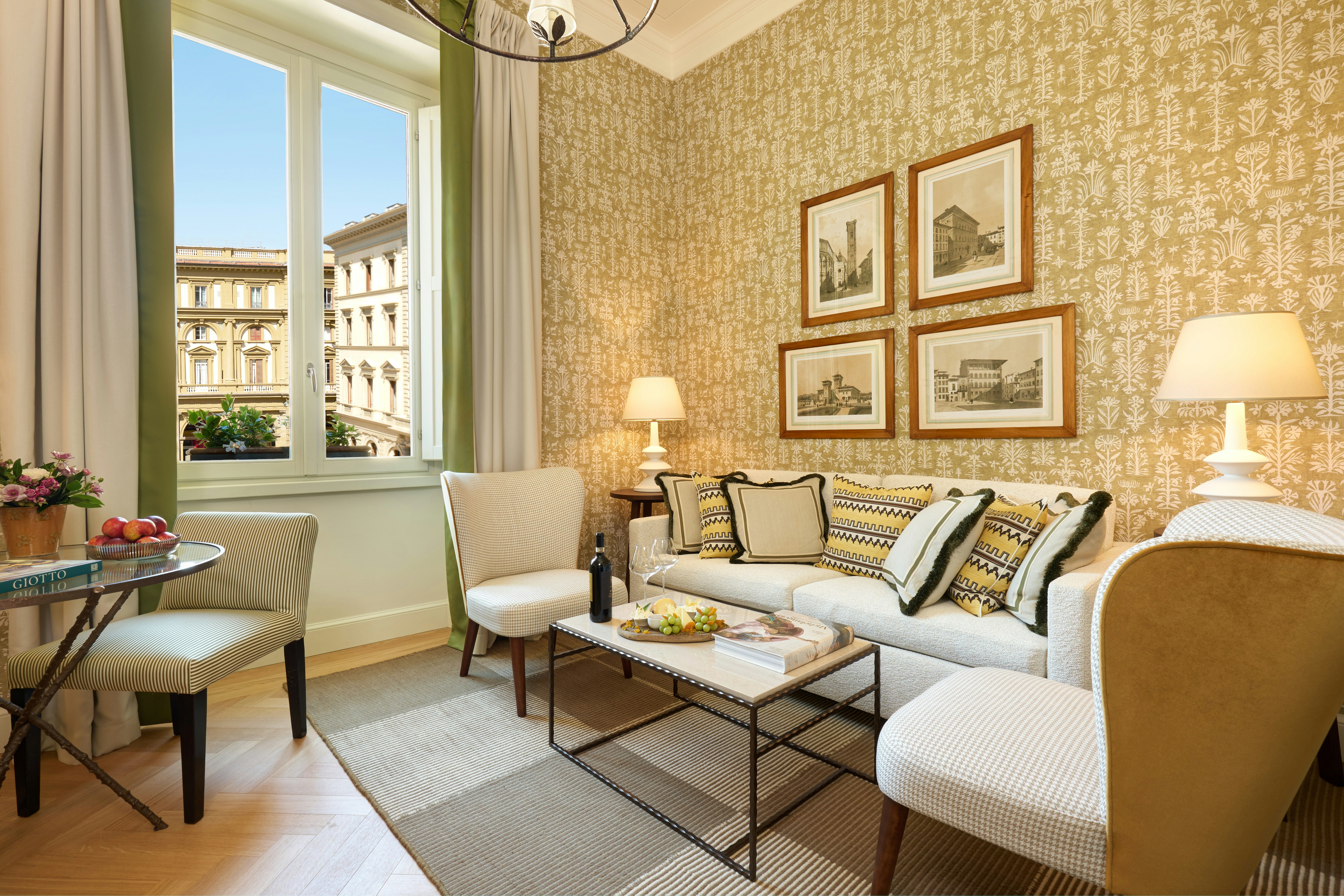 JUNIOR SUITE