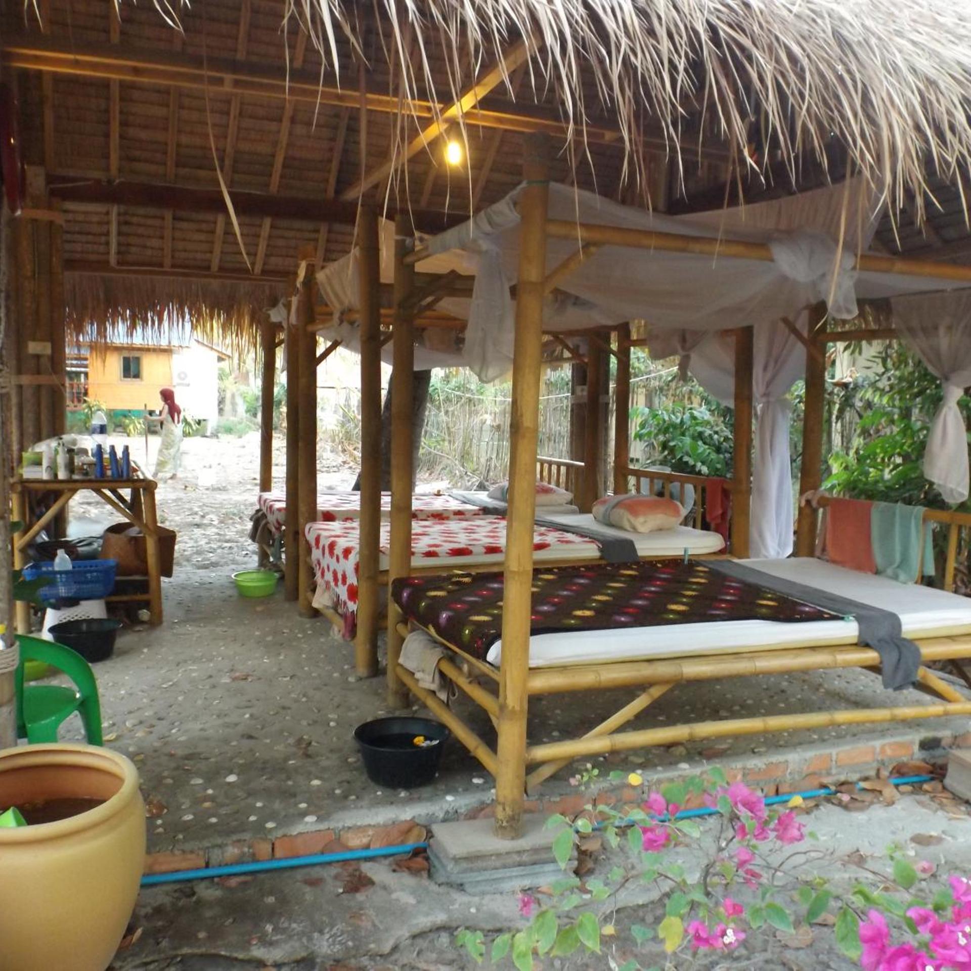 Lanta Long Beach Hostel 33/50