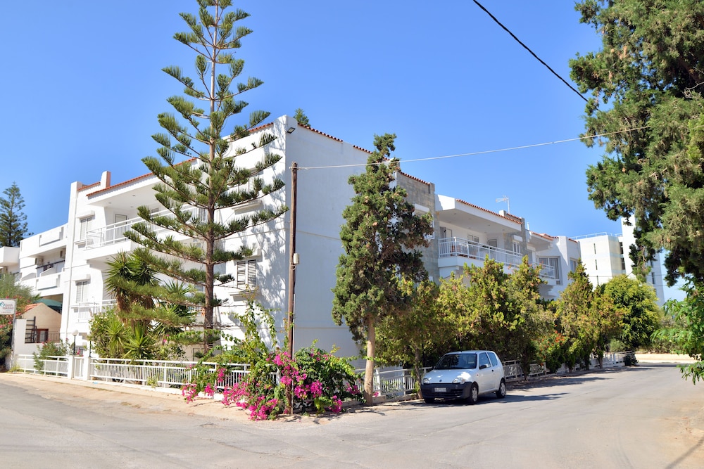 Anna Apartments 15/17