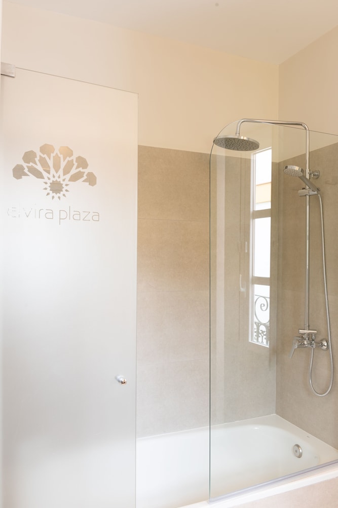 Hotel Boutique Elvira Plaza 71/72
