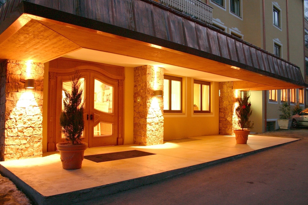 Park Hotel 7/53