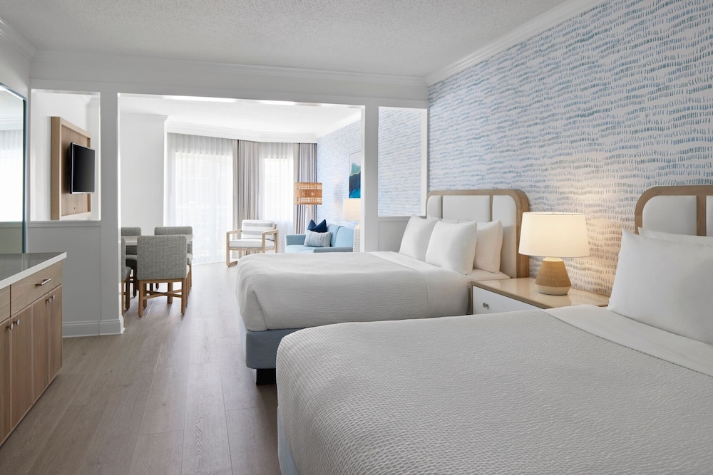 Studio, 2 Queen Beds, Ocean Front, Sofa, Accessible