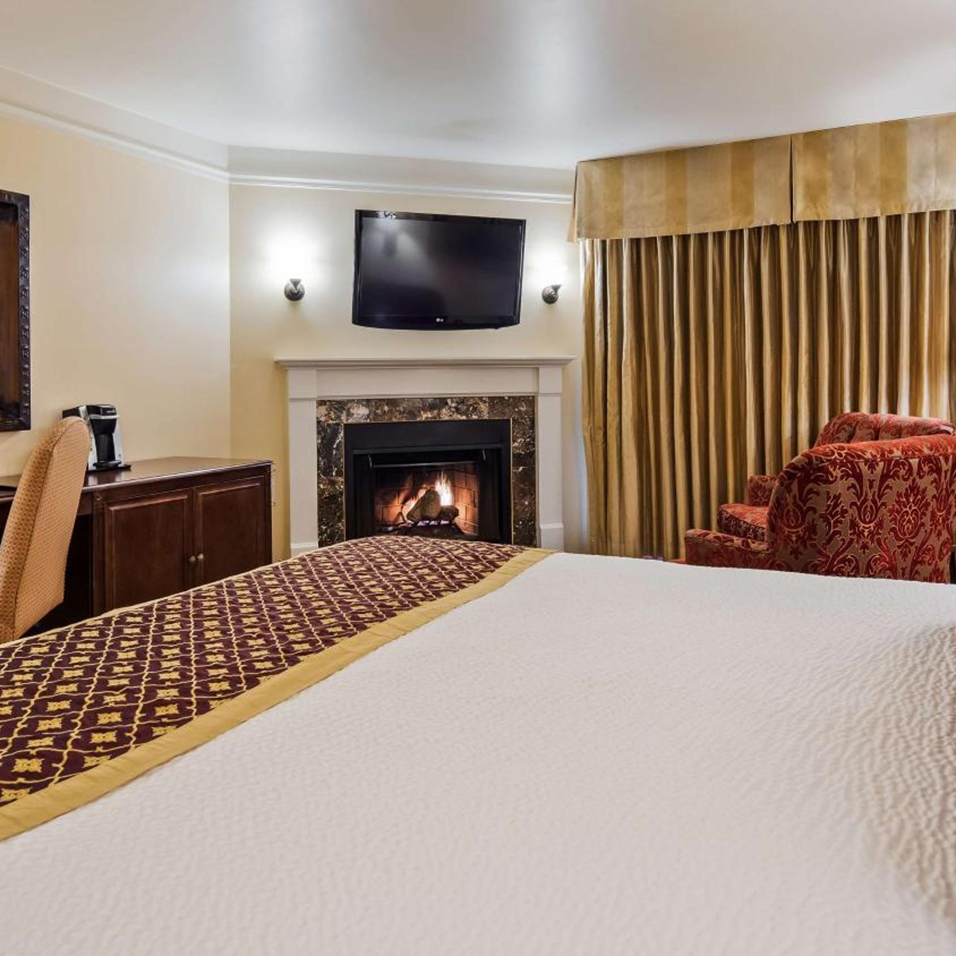 Room, King Bed, Executive Level, Accessible