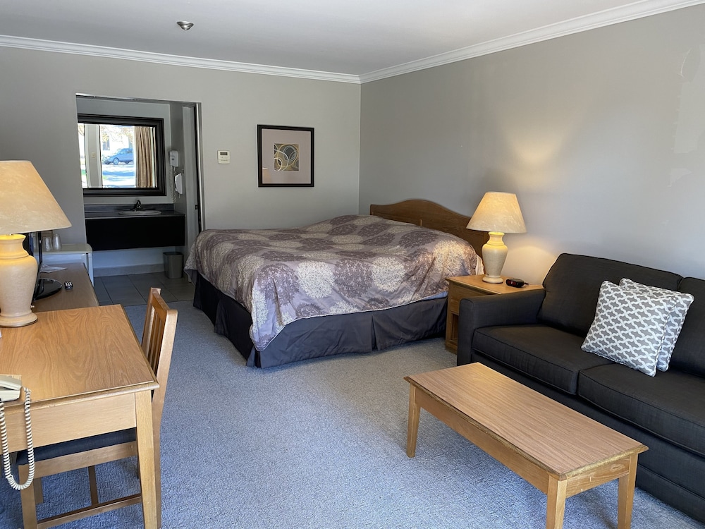 Rideau Heights Inn 13/54