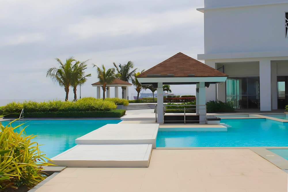 Arterra Hotel and Resort 44/50
