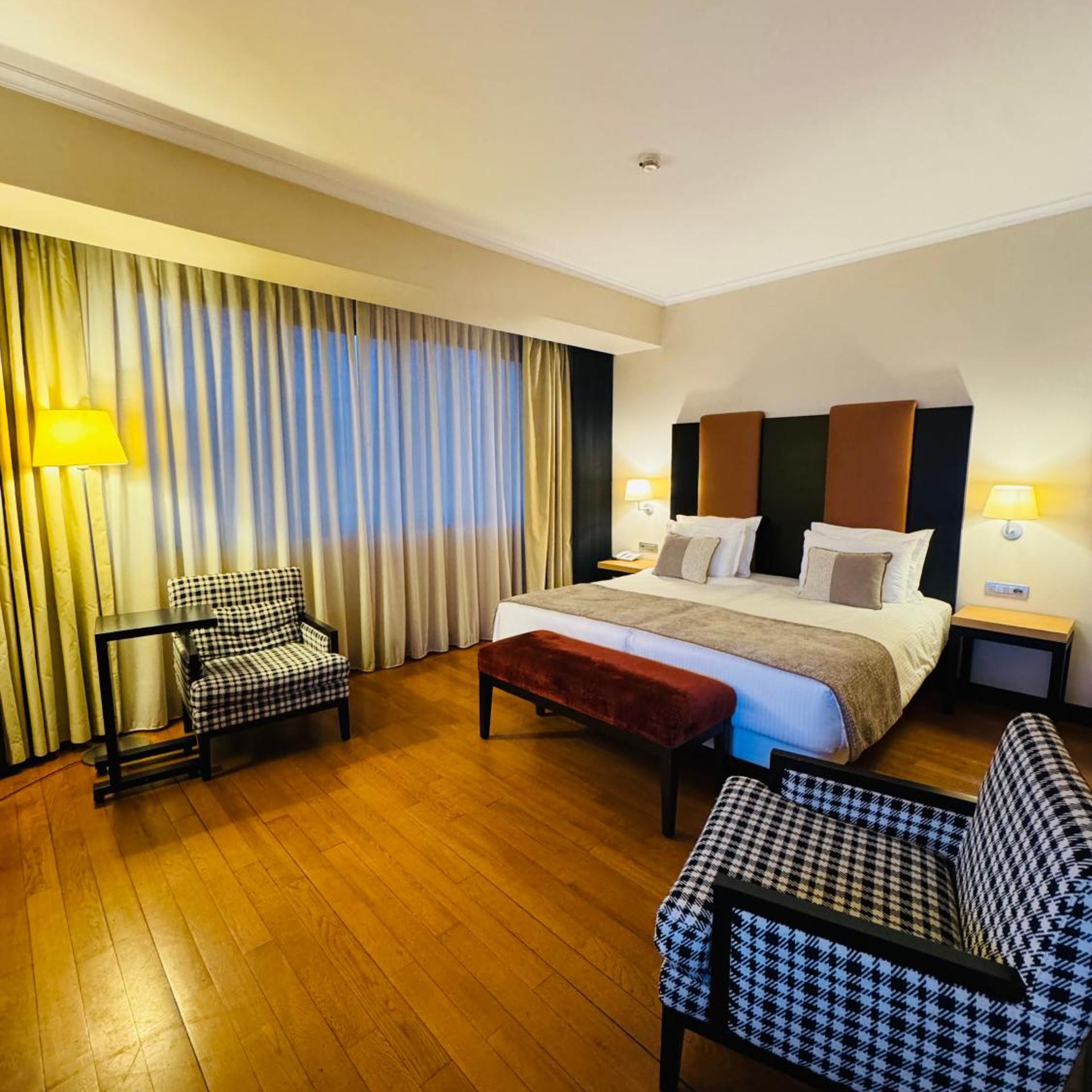 Superior, King Bed