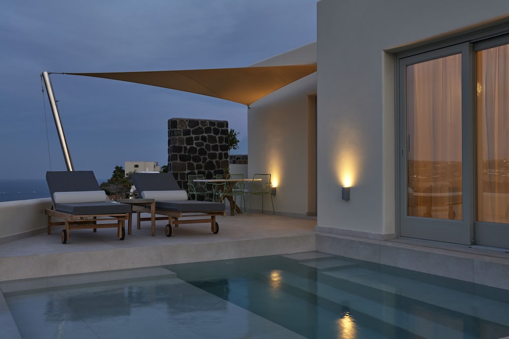Apanemo Hotel and Suites 32/59
