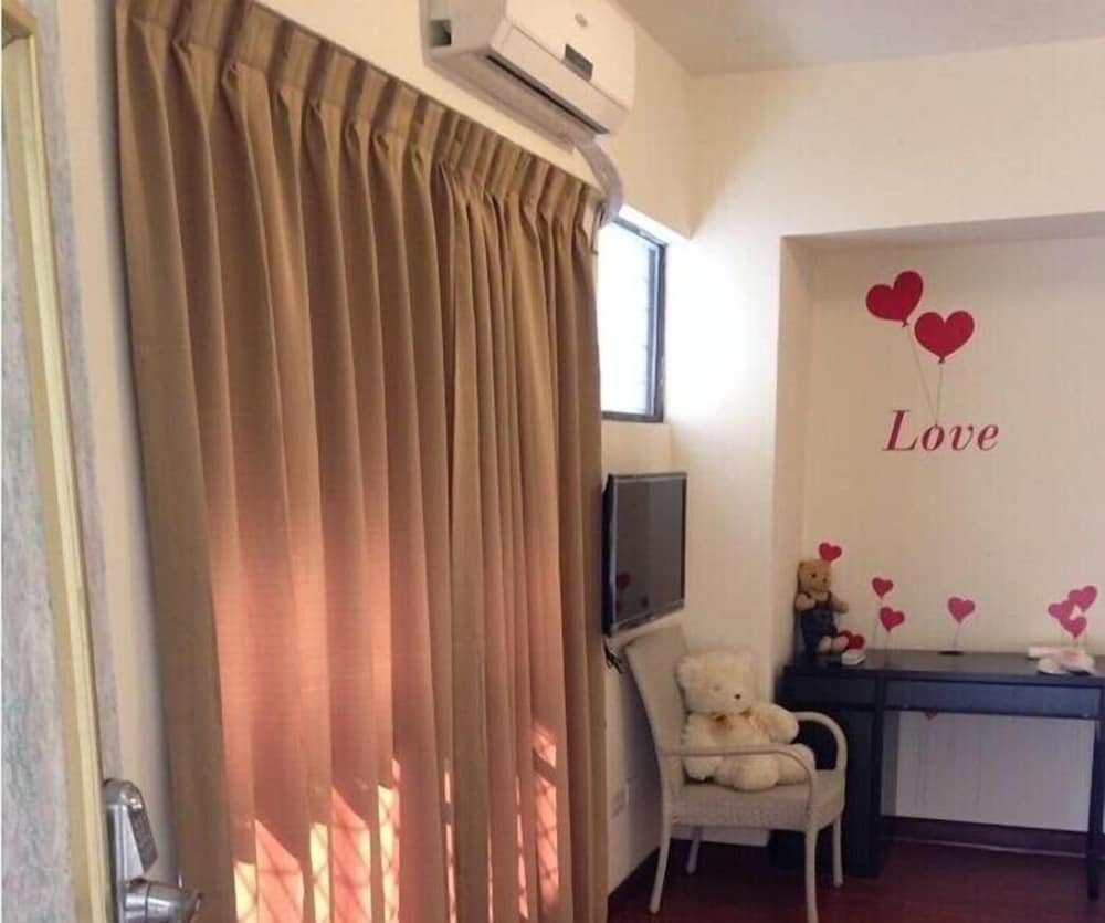 Love Fengjia Colorful Hotel 28/37