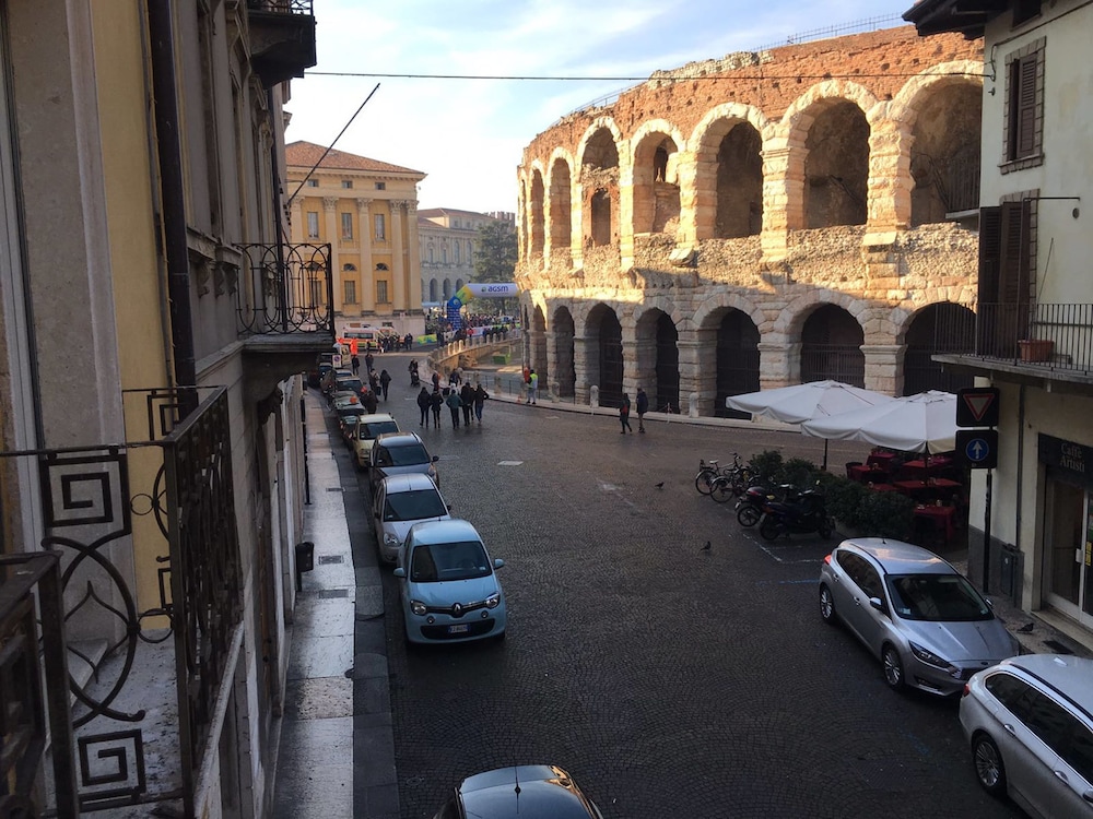 Truly Verona 61/69
