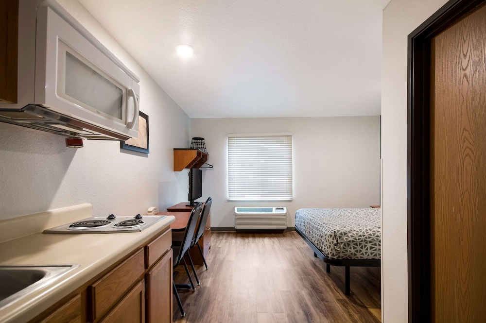 Woodspring Suites Augusta Riverwatch 24/24