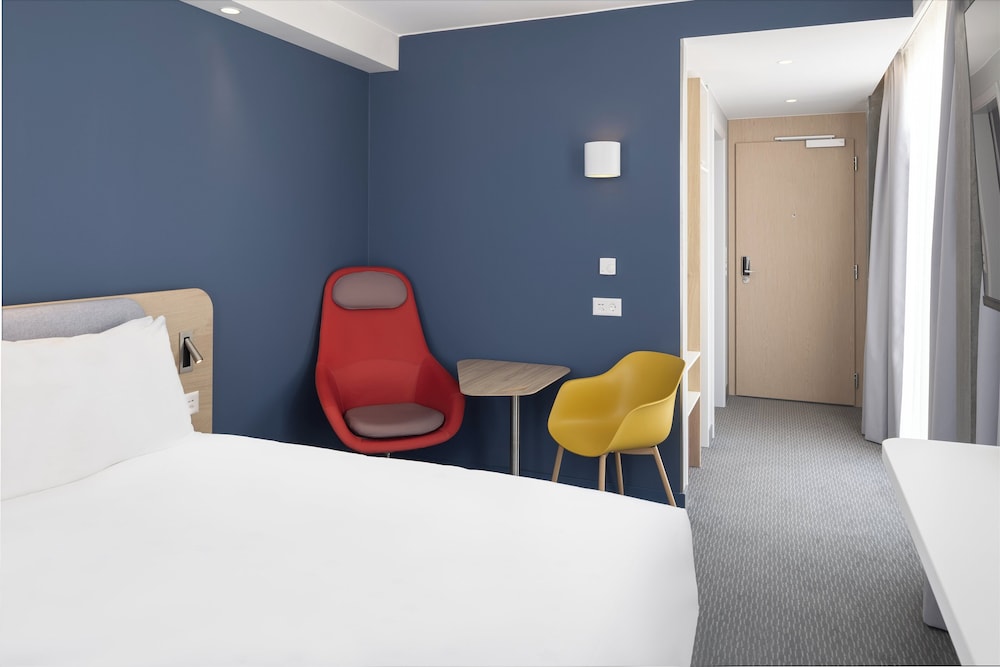 Holiday Inn Express and Suites Sion By IHG 8/50