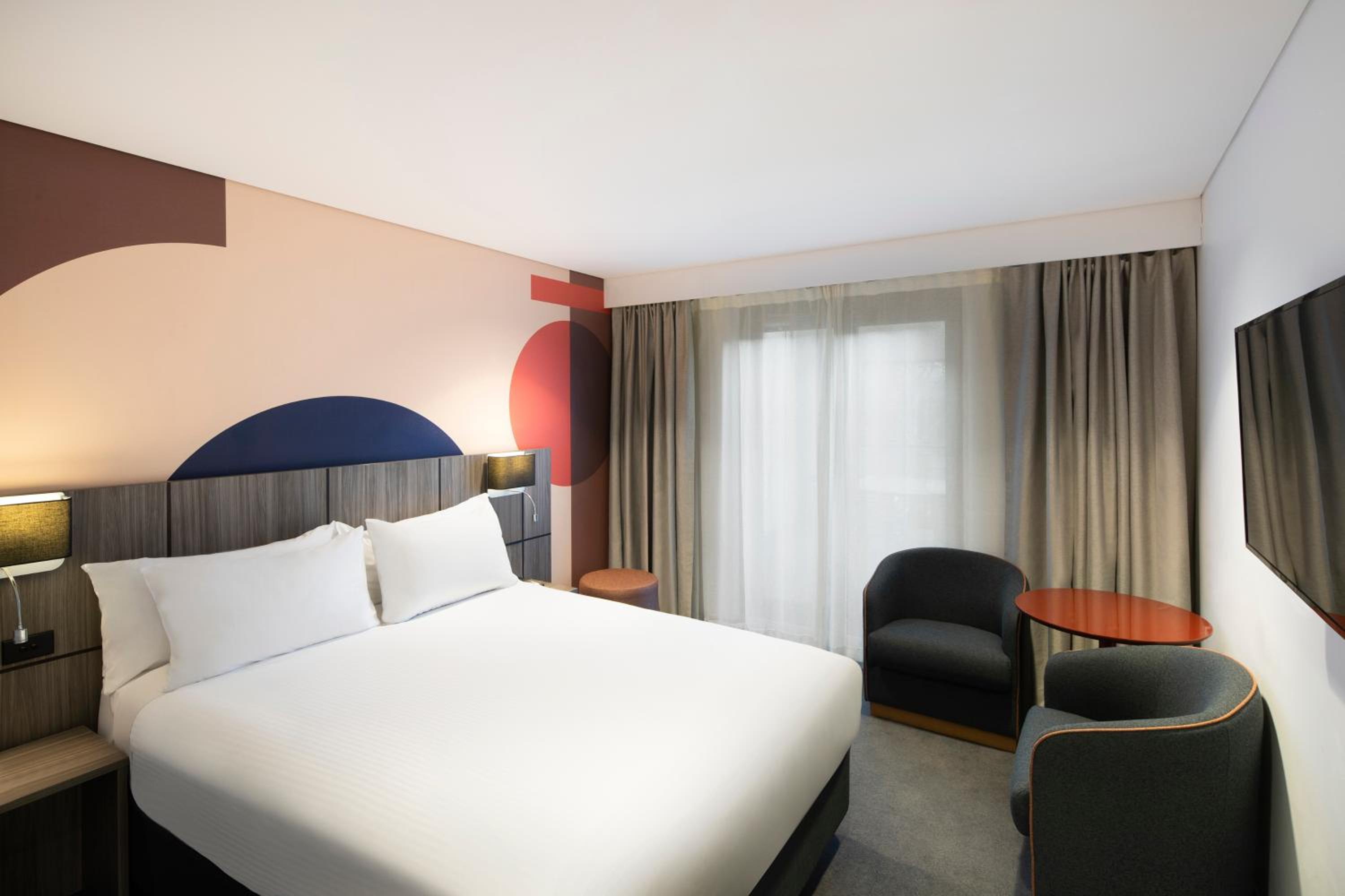 غرفة ديلوكس بسرير كينج وسرير كوين، ibis Styles Sydney Central 3/10