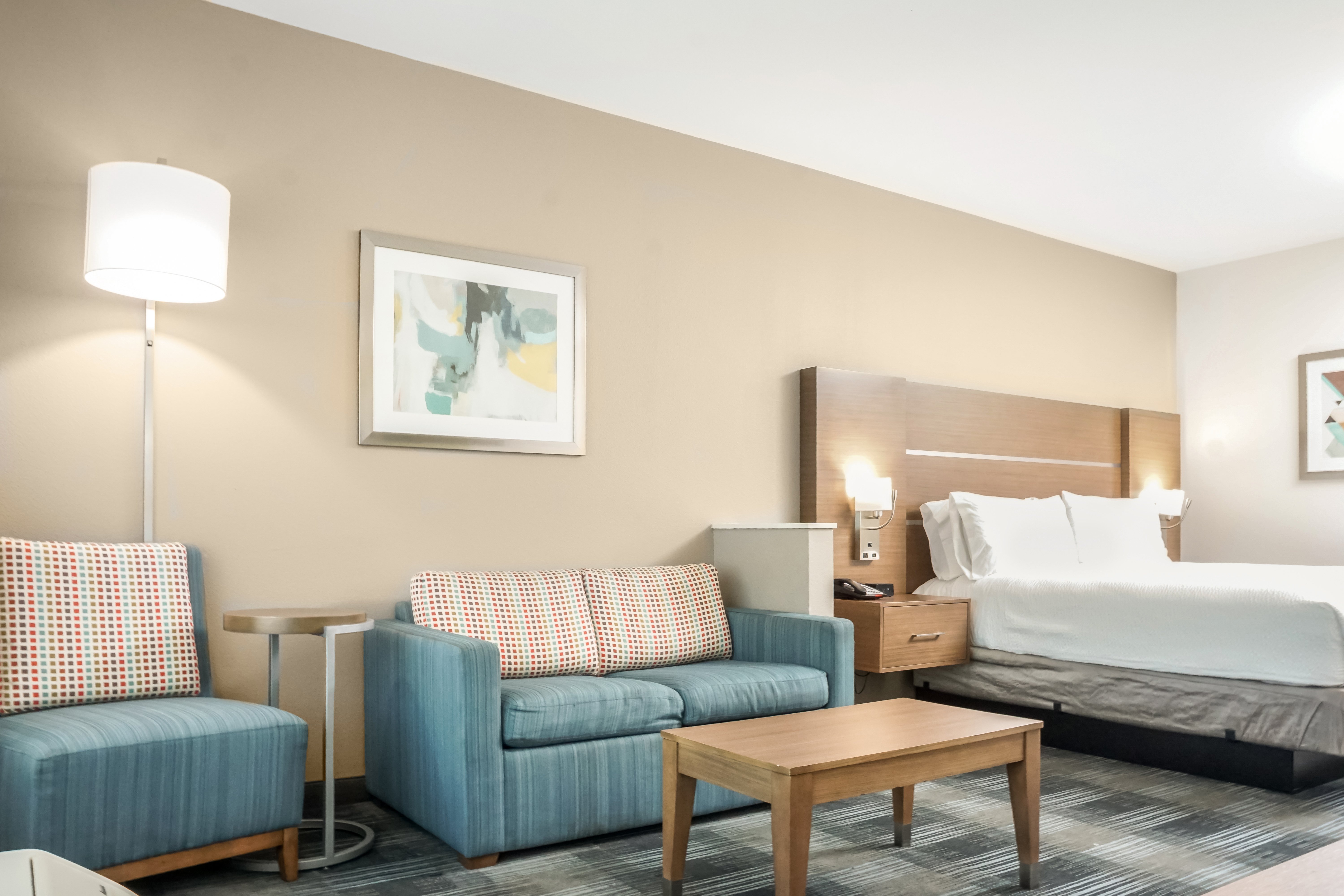 Holiday Inn Express and Suites Houston Westchase - Westheimer 24/59