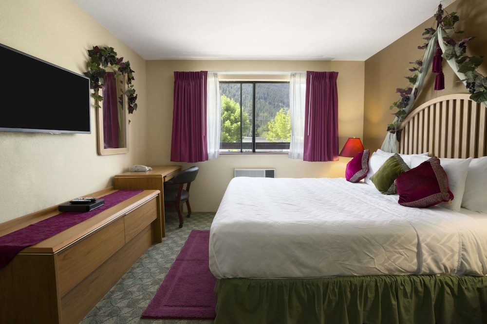 Howard Johnson by Wyndham Leavenworth 13/27