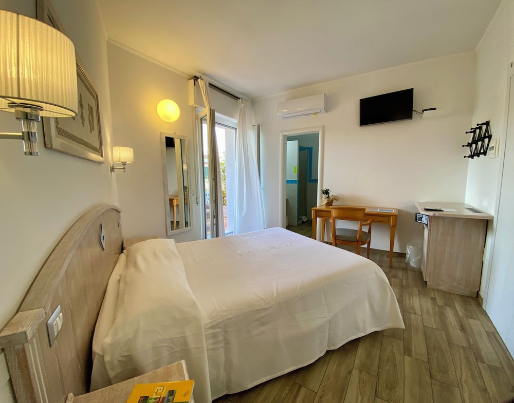 LOCANDA DEGLI ARTISTI 6/50